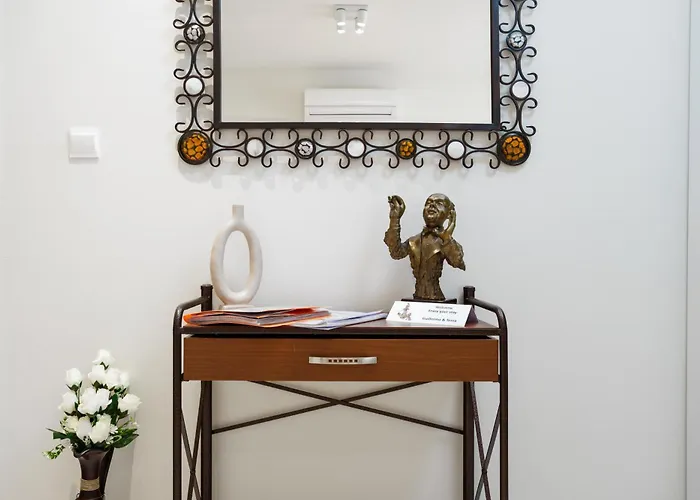 Anchora パラリムニ