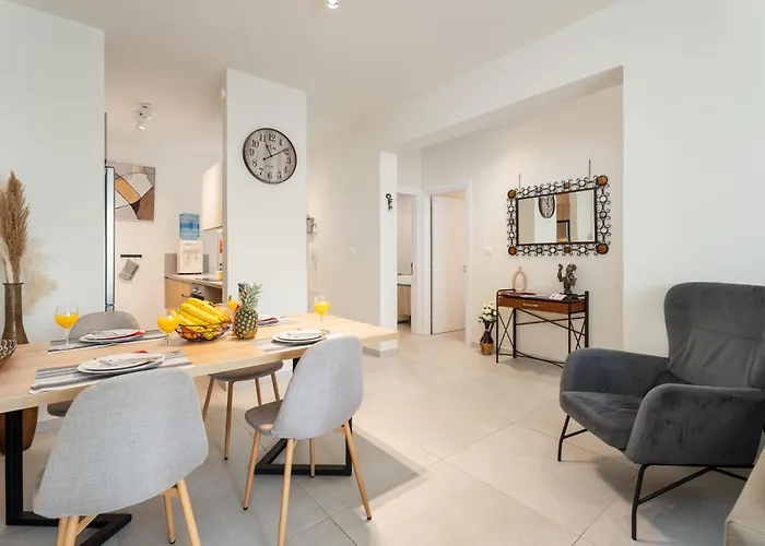 Anchora * パラリムニ